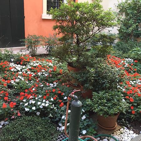 L'Angolino Nascosto Verona Luaran gambar