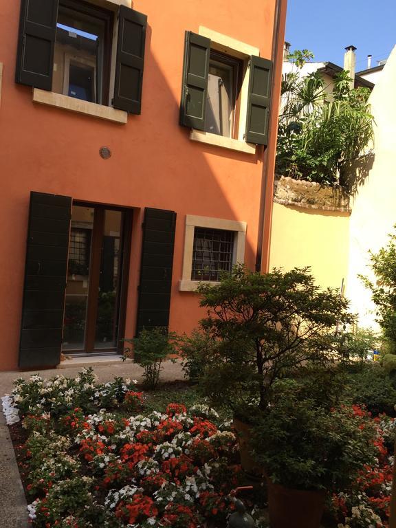 L'Angolino Nascosto Verona Bilik gambar